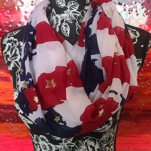 Bnwt American flag scarf with gold stars 🌟